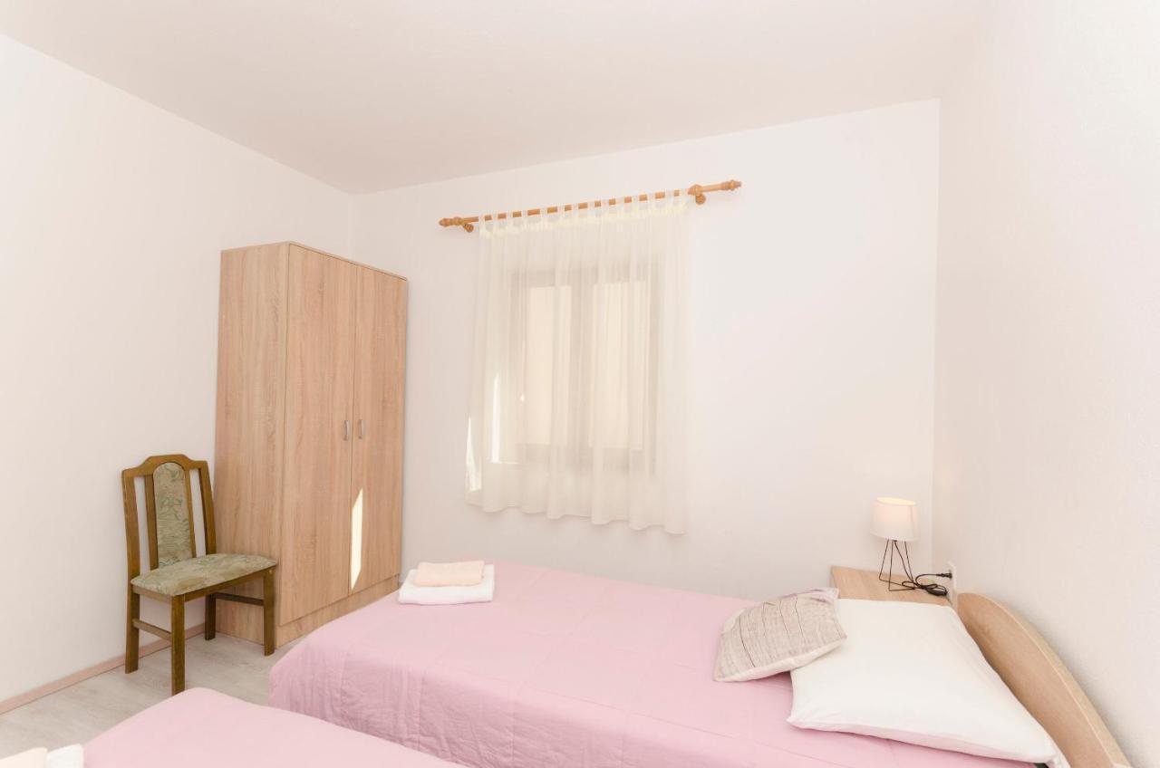 Apartments Silvana Супетар Екстериор снимка