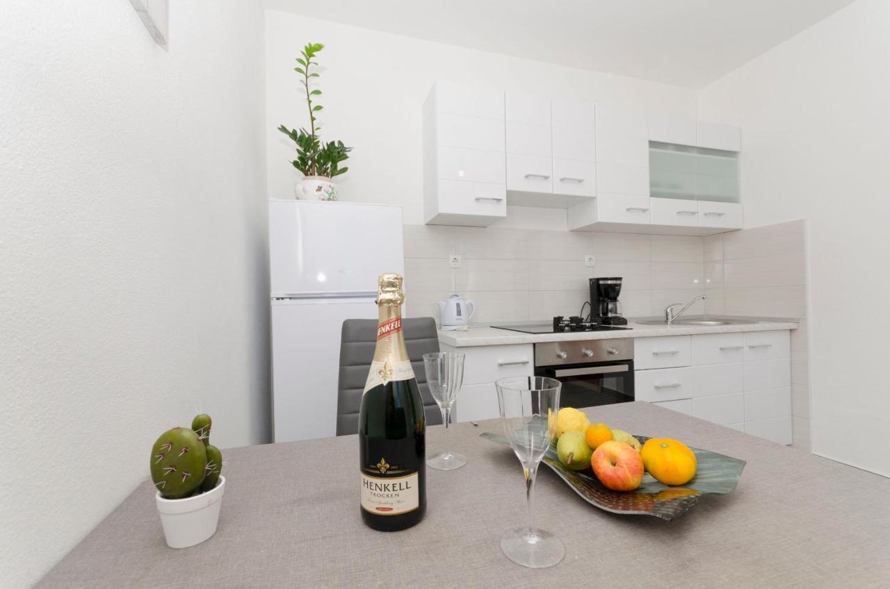 Apartments Silvana Супетар Екстериор снимка