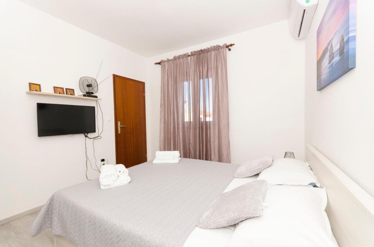 Apartments Silvana Супетар Екстериор снимка