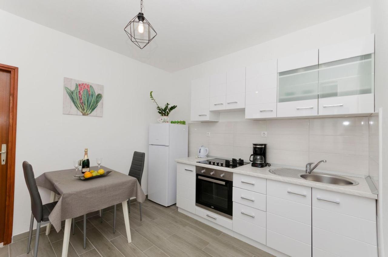 Apartments Silvana Супетар Екстериор снимка